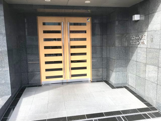 スカイコート新小岩のエントランス