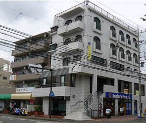 大和市上和田の賃貸マンションの外観