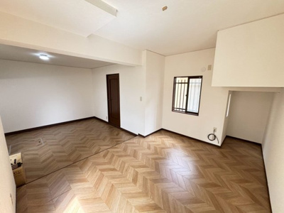【居間・リビング】 | 王子町　中古一戸建