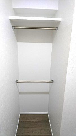 エンクレスト博多EAST PARKの玄関|収納もある玄関です