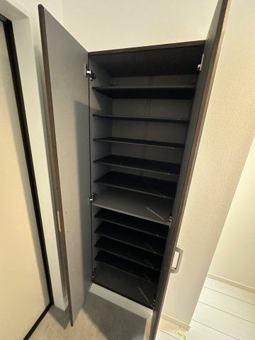 ベイルーム横浜片倉町の玄関