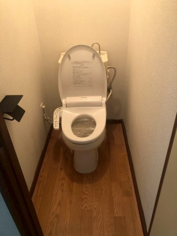 Fアパルトメント金山駅西のトイレ|コンパクトで使いやすいトイレです