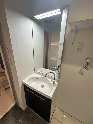 T＆Fレジデンス妙蓮寺の独立洗面台