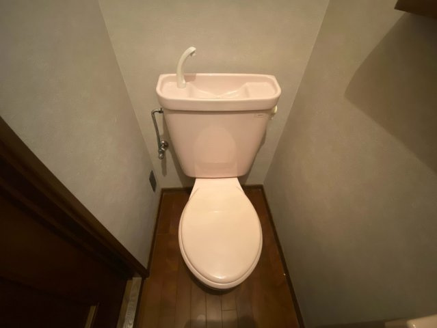 城南町４丁目戸建てのトイレ