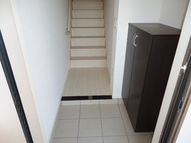 フェアリー大前　Ａ棟の玄関
