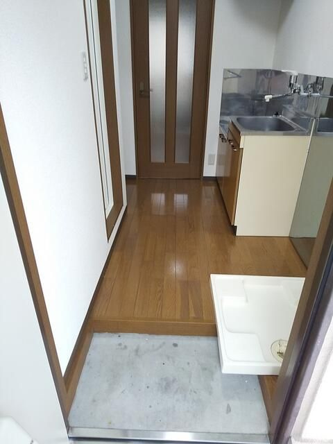 シャルマン南越谷の玄関