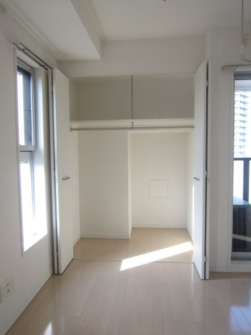 プライムアーバン板橋の収納|内装カラーは部屋によって異なりますので現地にて確認下さい。※参考写真