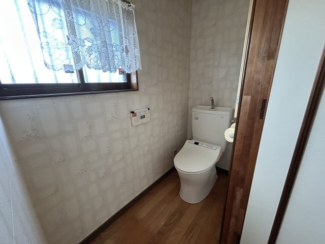 門司区庄司町　中古住宅のトイレ|コンパクトで使いやすい２Fトイレです