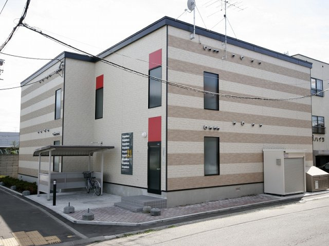 レオパレス北３２の外観