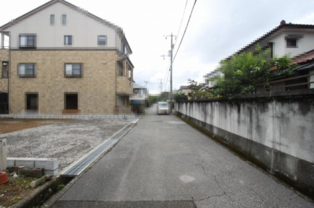 瀬戸東町1丁目　7期1棟1　新築戸建　の前面道路含む現地写真|【一方】　北側　幅4.6ｍ　公道　接面:11.0ｍ