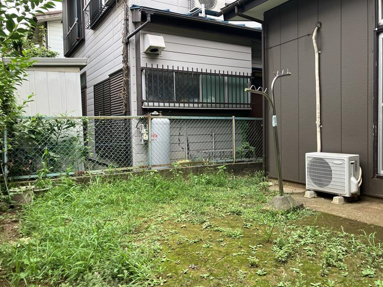 松飛台戸建の庭
