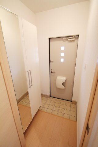 宗像市田久６丁目のアパートの玄関