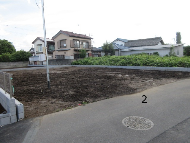 【仲介手数料無料】新築戸建　熊谷市拾六間597-1（全2棟）の前面道路含む現地写真
