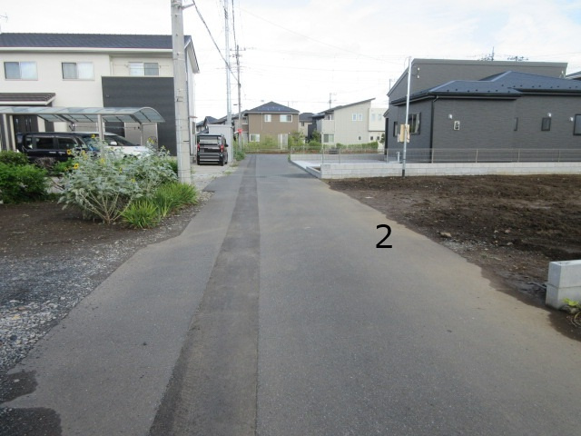 【仲介手数料無料】新築戸建　熊谷市拾六間597-1（全2棟）の前面道路含む現地写真