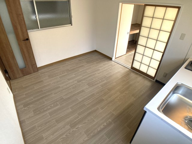 上池田3丁目貸家Ⅱの内装|ダイニングスペース使い勝手良好