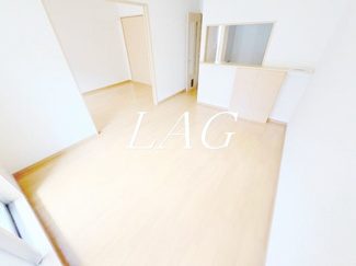 【居間・リビング】 | シャングリアマルタ | 洋室のお部屋です。