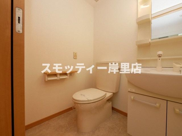 リアライズ住之江公園のトイレ|落ち着いた色調のトイレです