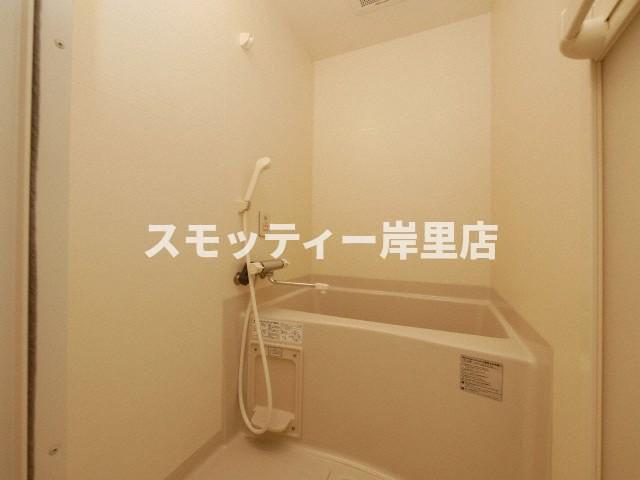 リアライズ住之江公園の浴室|日々の疲れを癒すお風呂付です