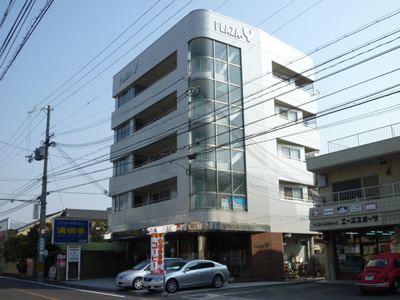 プラザＹ