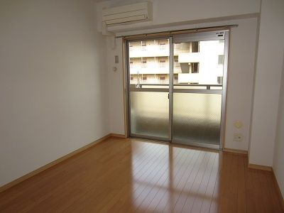 福岡市南区三宅３丁目の賃貸マンションの玄関