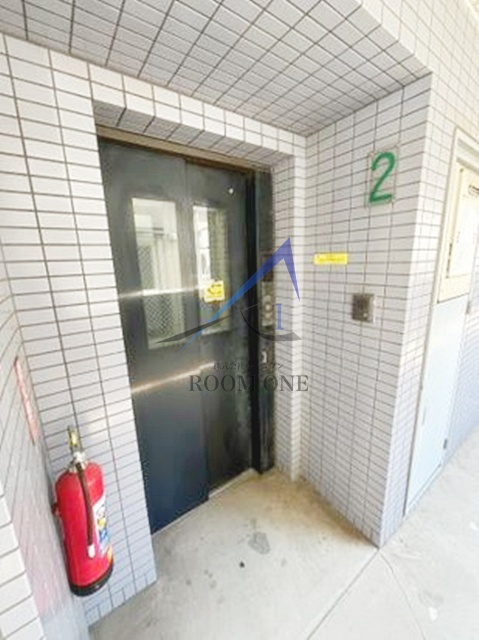 鳴島ビルのその他共用部分|エレベーターです。