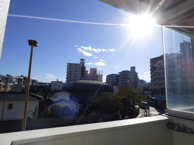 清水ビルのバルコニー