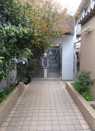 サングレース千歳台のエントランス