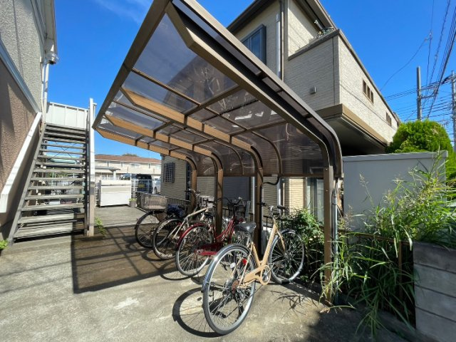 メゾンベルの駐車場