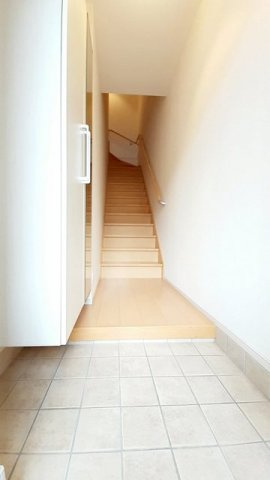 クリスタルハウスの玄関