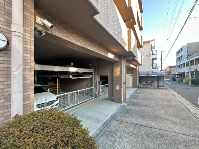 ダイアパレス魚崎北町の駐車場
