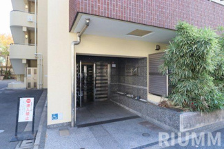 【エントランス】 | プレール・ドゥーク新宿御苑