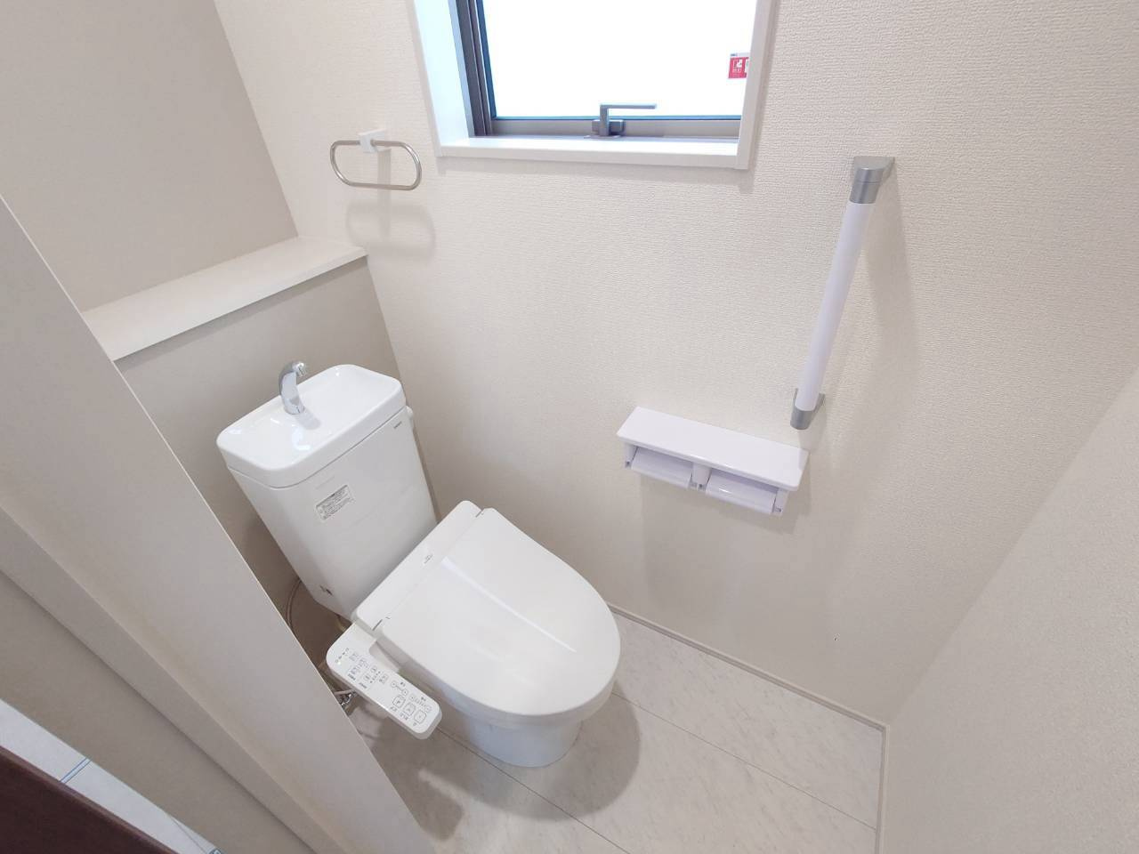 ■■西原町幸地-①号棟（全3棟）のトイレ|清潔感のあるトイレです