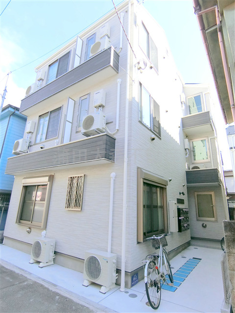 ノーザンロード蒲田の外観|2022年3月築　木造地上3階建て総戸数9戸オートロック付人気賃貸アパート　JR京浜東北線蒲田駅徒歩圏内の東京都大田区西蒲田1丁目