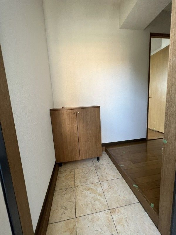 ドミールヒノデＫＡＮＡＭＯＲＩ の玄関