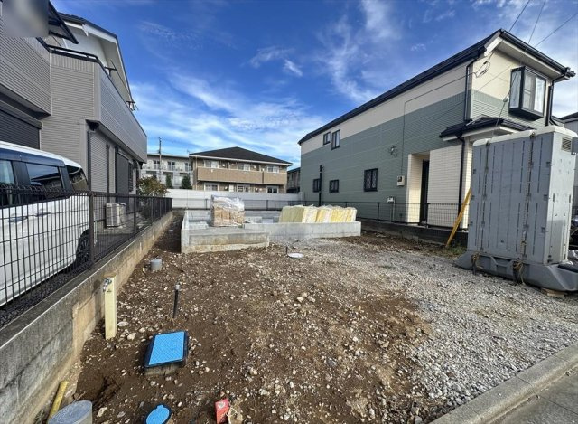 【外観】 | 新座市野火止5丁目　新築一戸建住宅　全1棟　(丸井志木店) | 販売現地／2026年9月14日撮影　
陽当たりと開放感を感じられるゆとりある敷地。