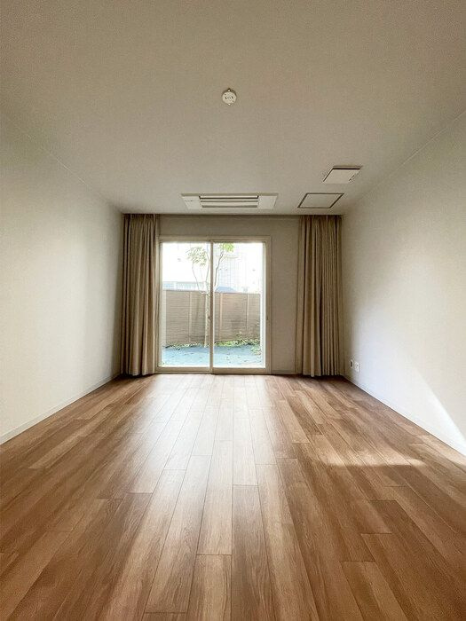リド南麻布　B棟の洋室