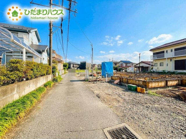 上尾市平方4期　新築戸建　グラファーレ06の前面道路含む現地写真|9/7撮影
※空は加工しています