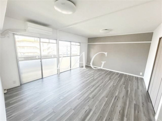 【居間・リビング】 | エステート河辺１号棟 | 洋室のお部屋です。