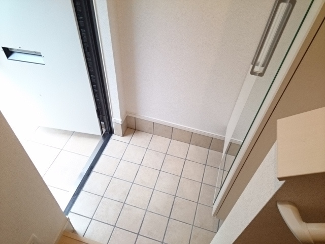 フロムワンの玄関