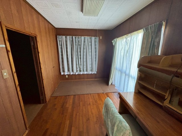 宮古島市伊良部 中古戸建の洋室