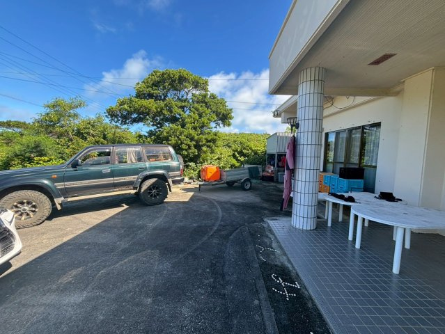 宮古島市伊良部 中古戸建の駐車場
