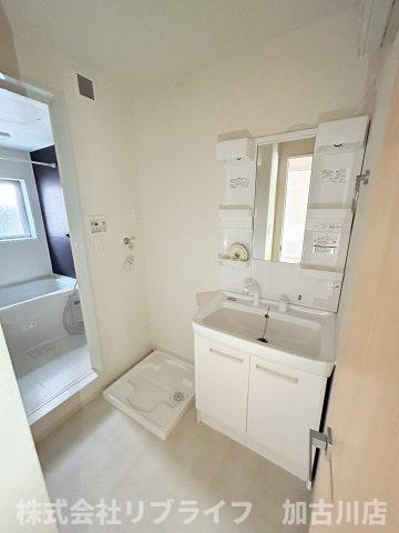 サンクスSの洗面所|※１階のお部屋のお写真です※