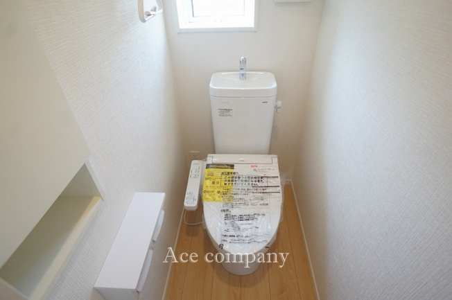 【トイレ】 | 東大阪市大蓮東5丁目 | トイレは1階と2階の各階に完備♪ともに同仕様のシャワートイレです☆