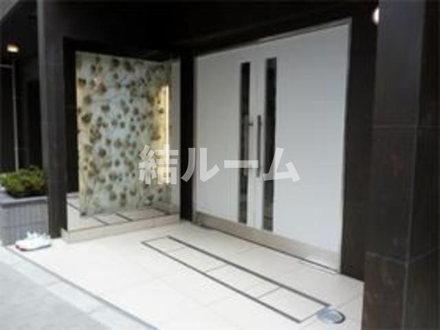 板橋区本町の賃貸マンションのエントランス