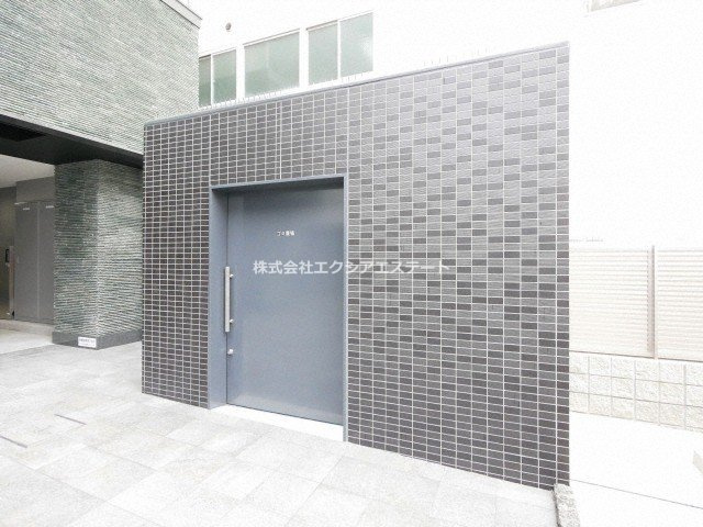 ララプレイス四天王寺前夕陽ケ丘プルミエのエントランス