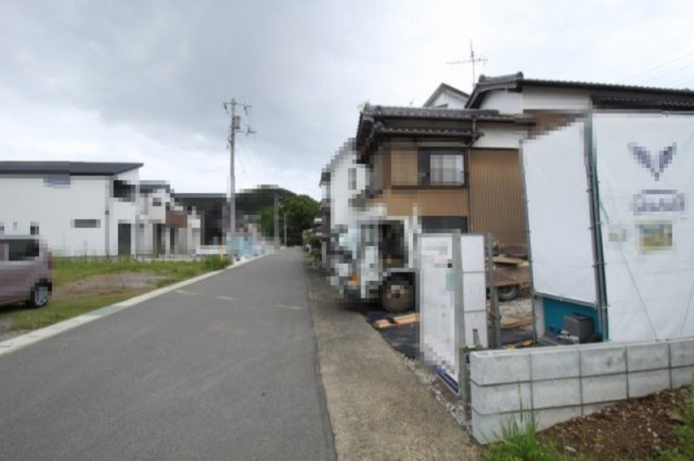 瀬戸2丁目　2期1棟1　新築戸建　の前面道路含む現地写真|【一方】　北側　幅5.4ｍ　公道　接面:7.5ｍ