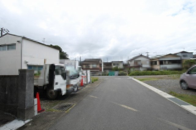 瀬戸2丁目　2期1棟1　新築戸建　の前面道路含む現地写真|【一方】　北側　幅5.4ｍ　公道　接面:7.5ｍ