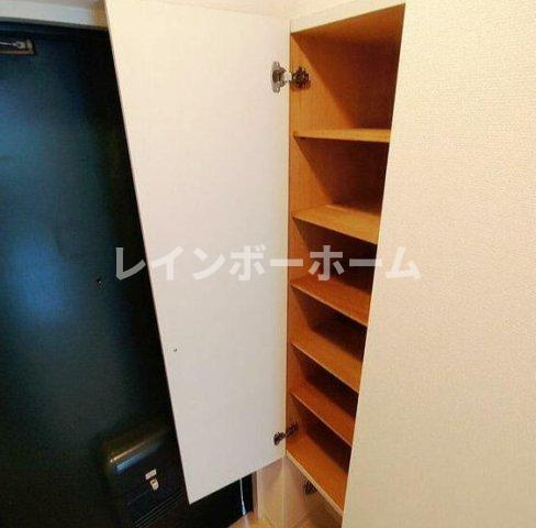 スピカ中山の玄関
