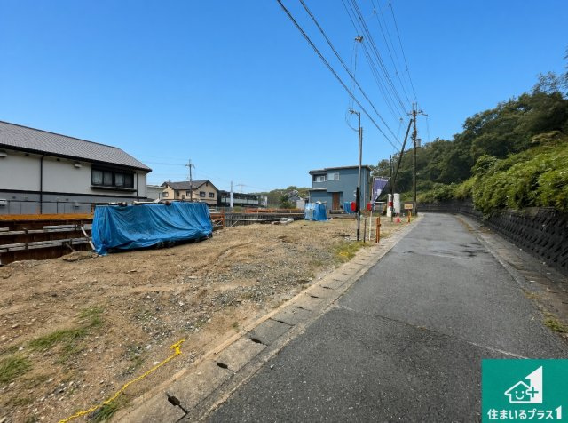 加東市下滝野　第10期　新築一戸建ての前面道路含む現地写真|周辺は落ち着いた街並みの住宅地！子育てがしやすい住環境です！まだ未完成ですが、現地でしかわからない事もございます。是非一度ご覧ください。