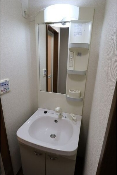 アンプルール リーブル ゴールドクレストの洗面所
